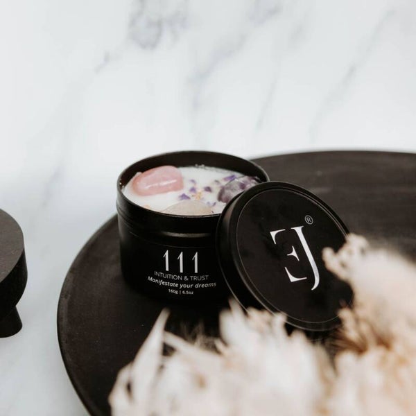 Black manifest candle 111