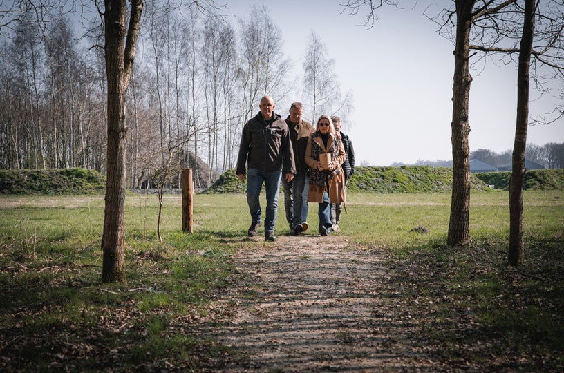 Rustig bospad op Natuurbegraafplaats Roegwold