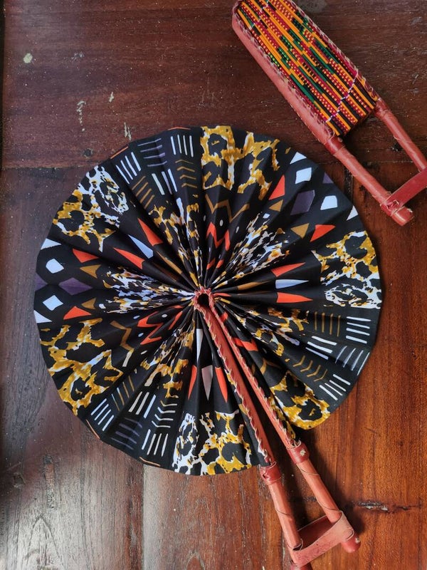 Colorful African Fan / Waaien