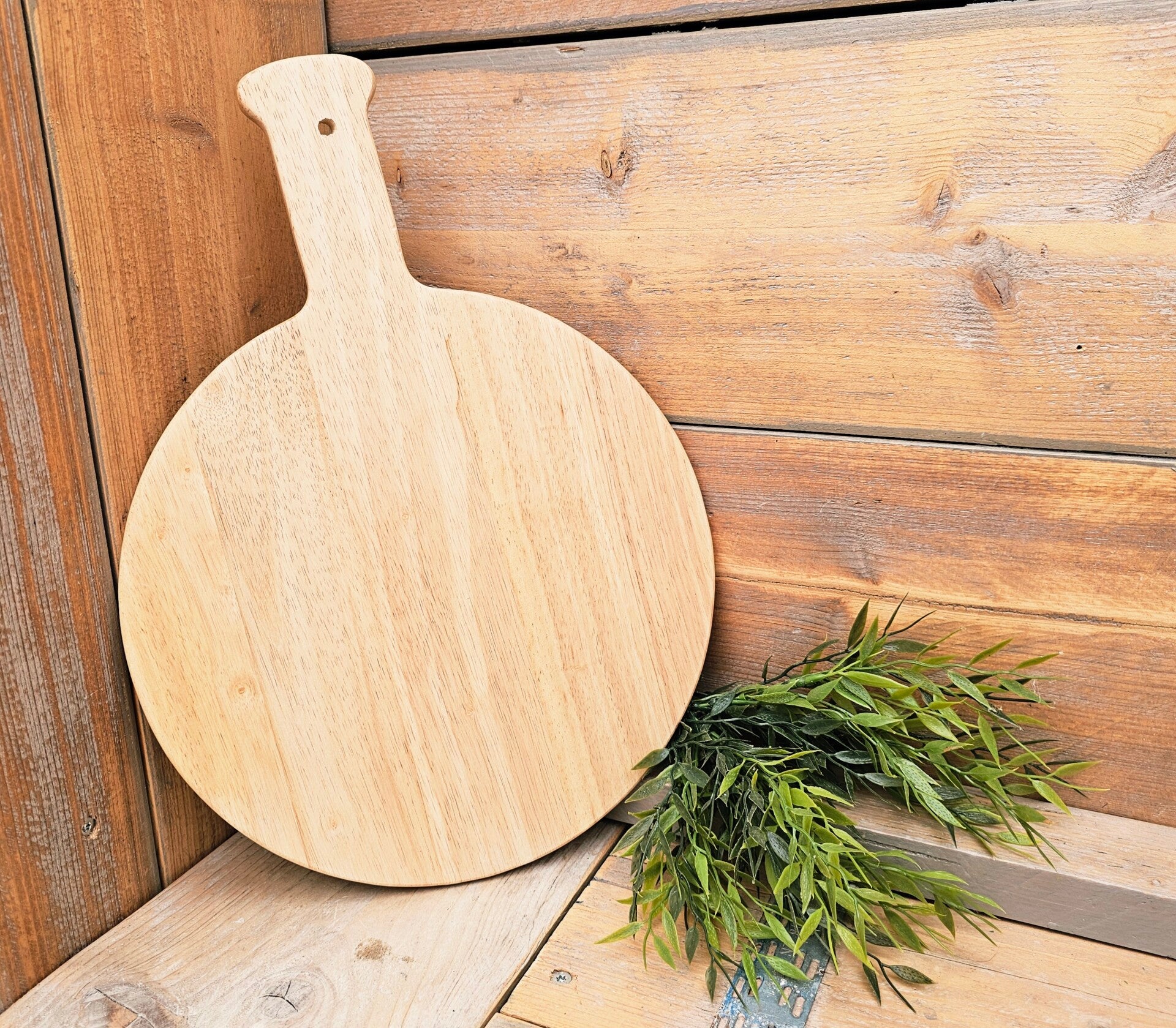 Borrelplank - Rond met handvat - 42 x 30 cm.