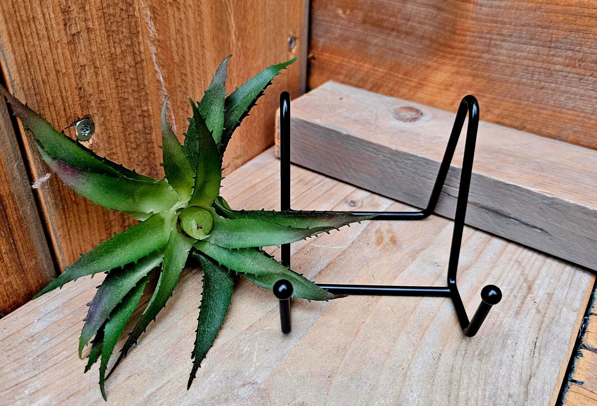 Zwart metalen houdertje