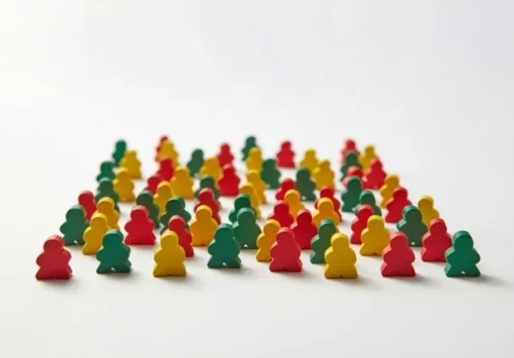 Elke dag beweeg je door collectieve energievelden die jouw denken, voelen en handelen beïnvloeden. Denk aan familiesystemen, religies, culturen, politieke bewegingen of spirituele stromingen. 
