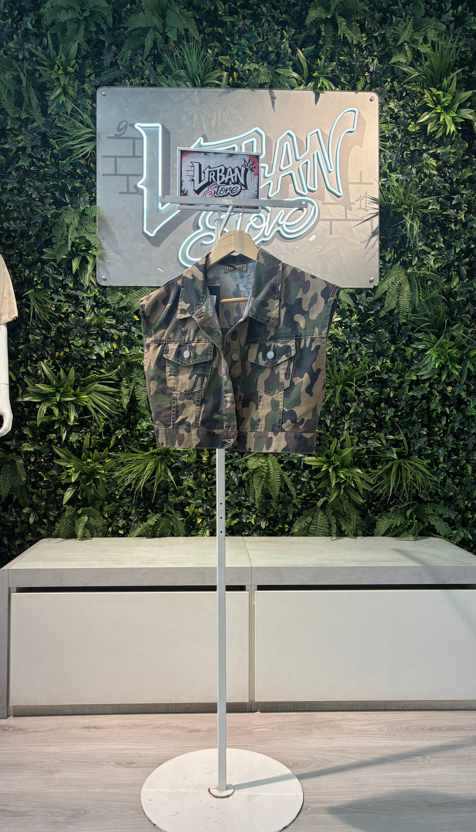 Gilet e gonna militare