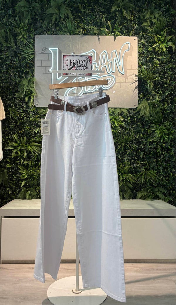 Jeans a palazzo bianco con cintura