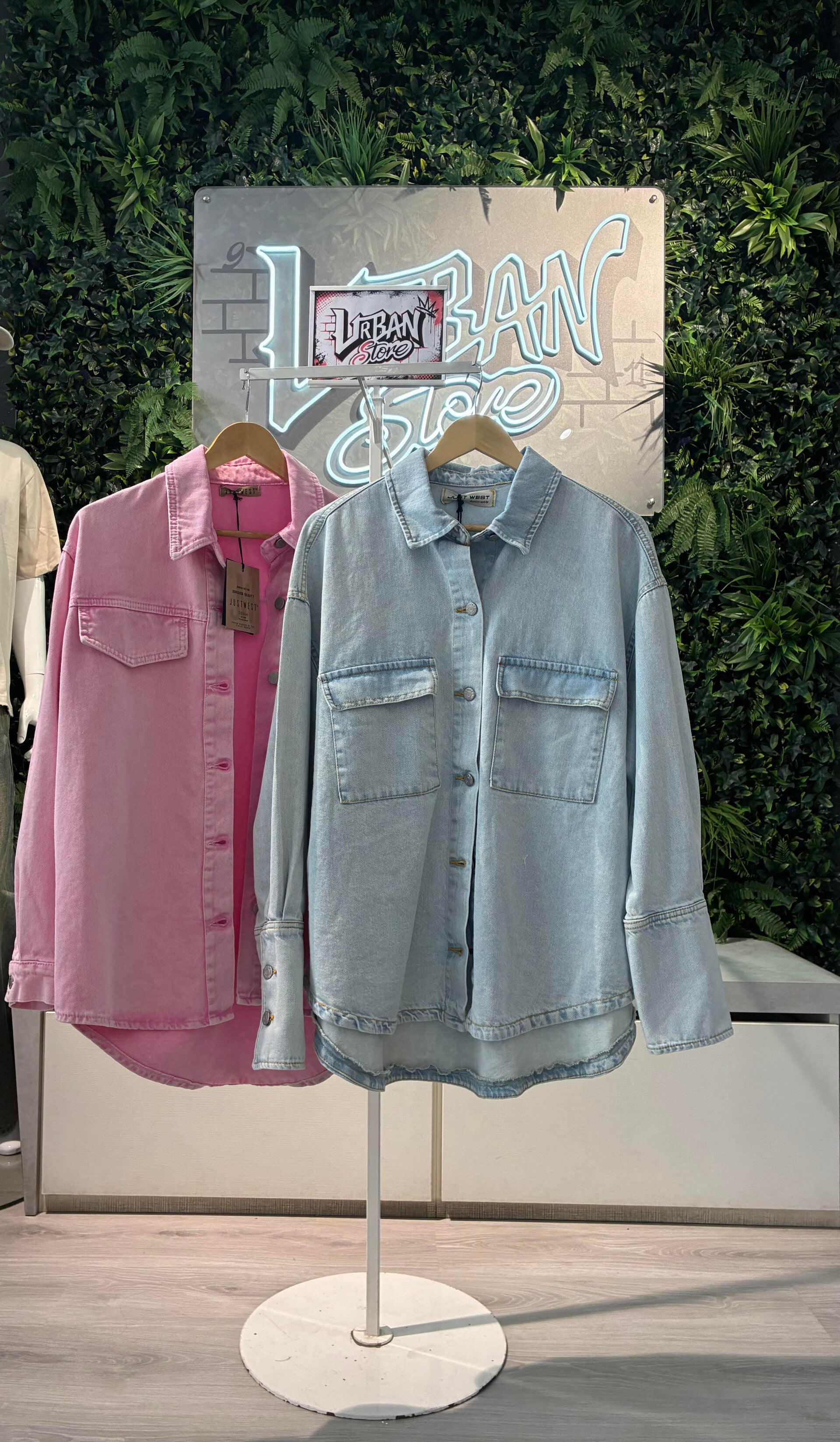 Camicia over denim