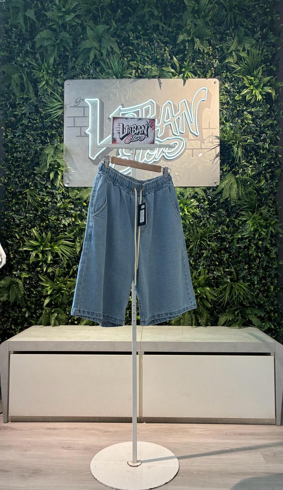 Bermuda denim jeans