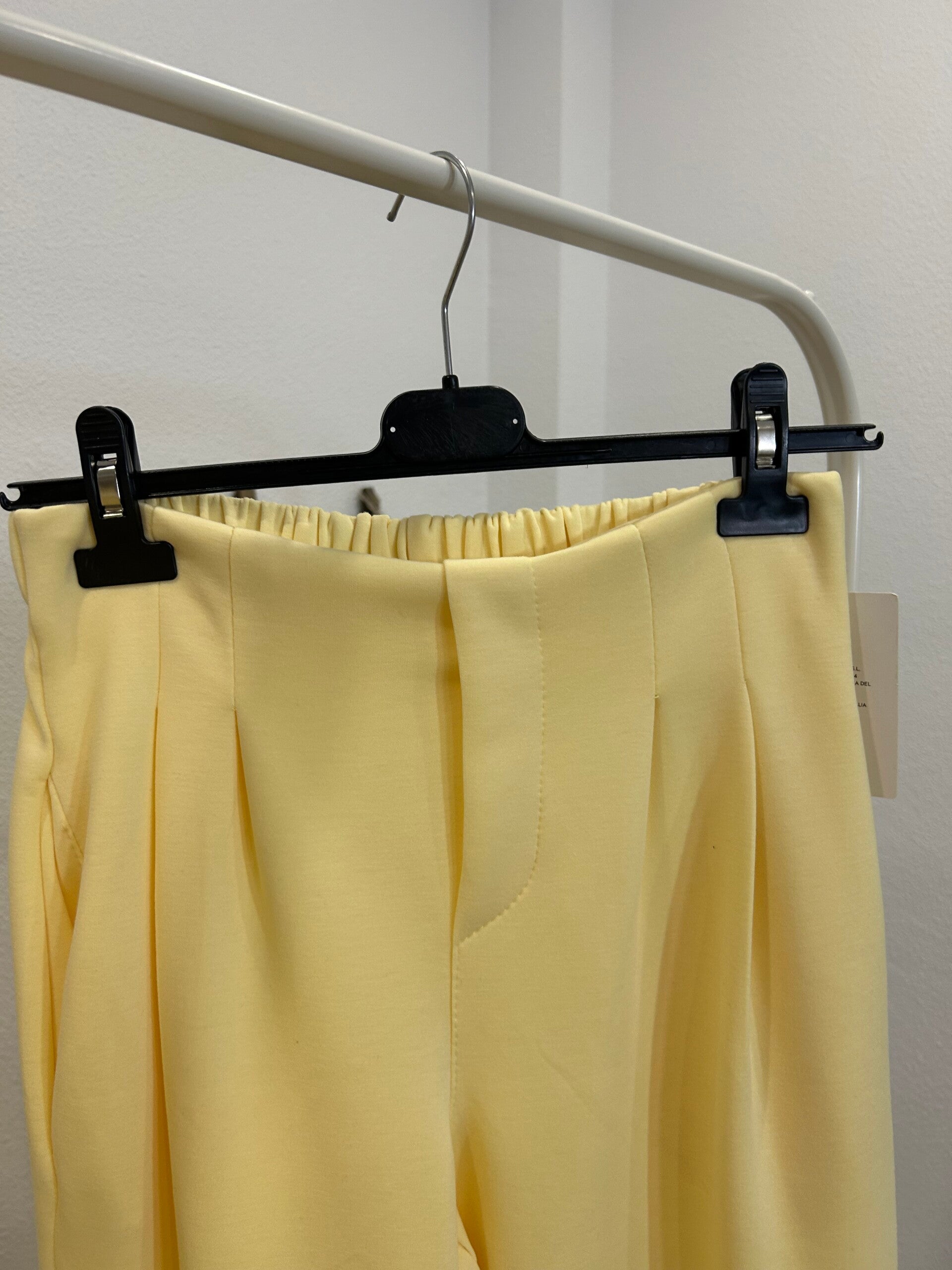 Pantalón de chándal con cintura pliegues.