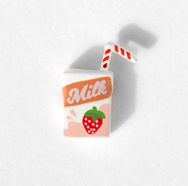 CH7094 - Strawberry Milk Charm