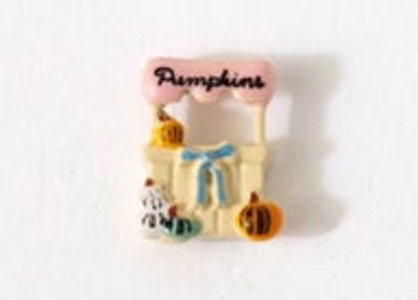 CH3836 - Pumpkin Stand Charm