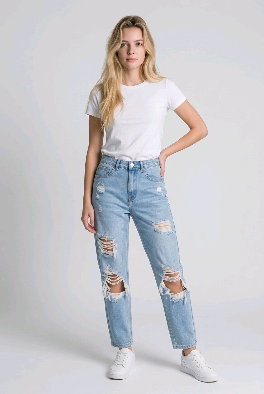 Distressed High-Waisted Mom Jeans – Casual Street Style