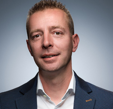 Professionele portretfoto gemaakt in een fotostudio met hoogwaardige belichting