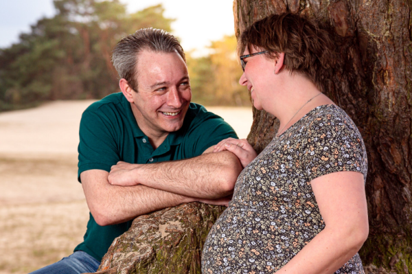 Buiten portret love shoot in de natuur