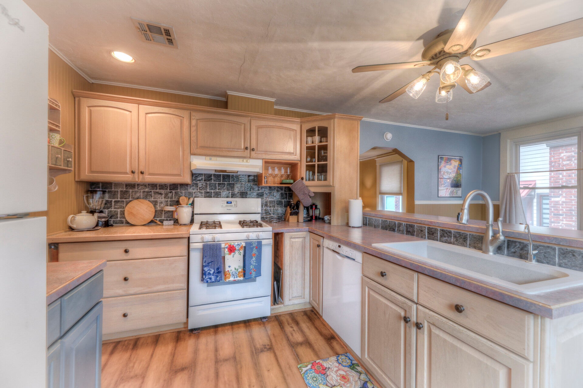 kitchen-4-standard.jpg