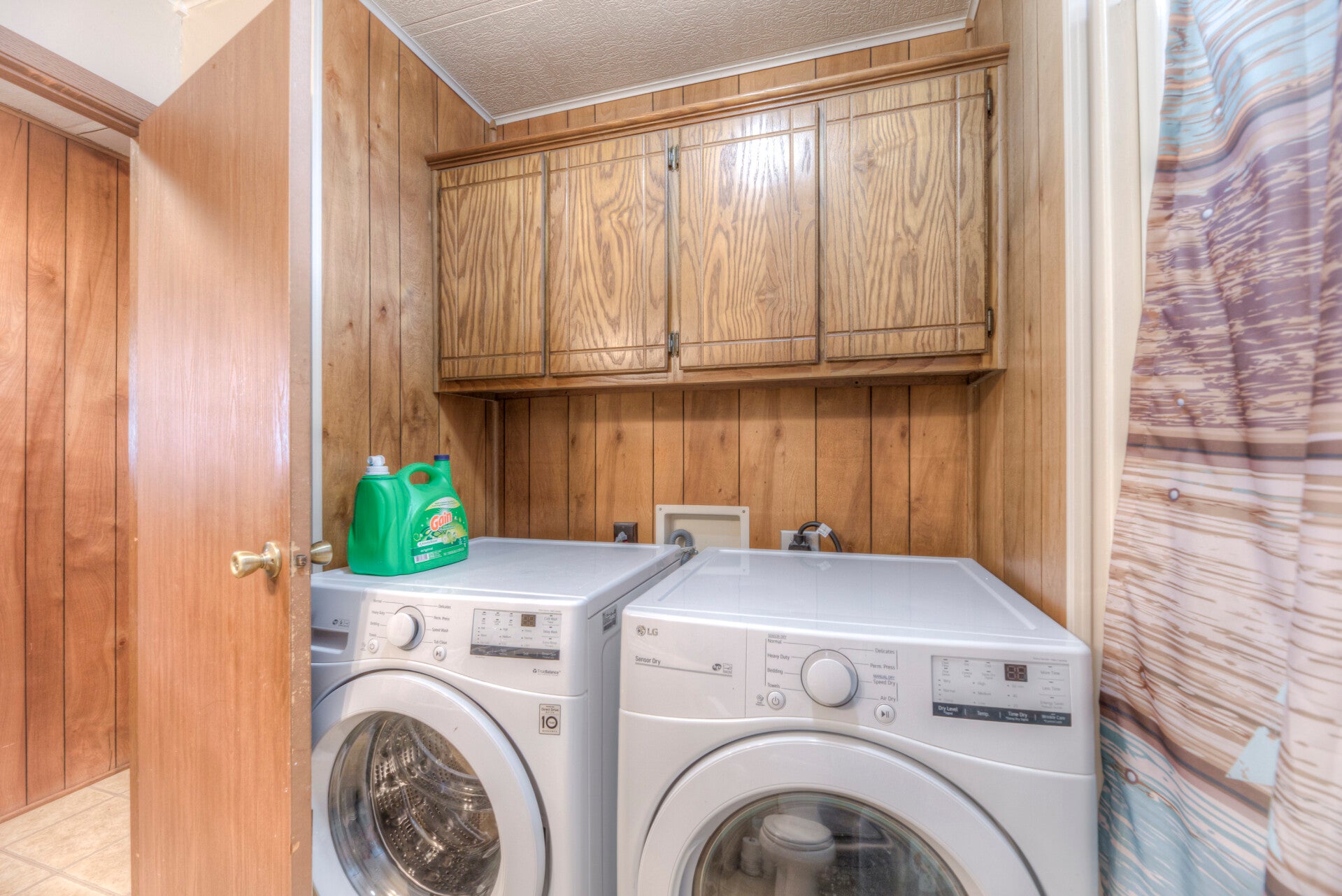 Laundry in main bath