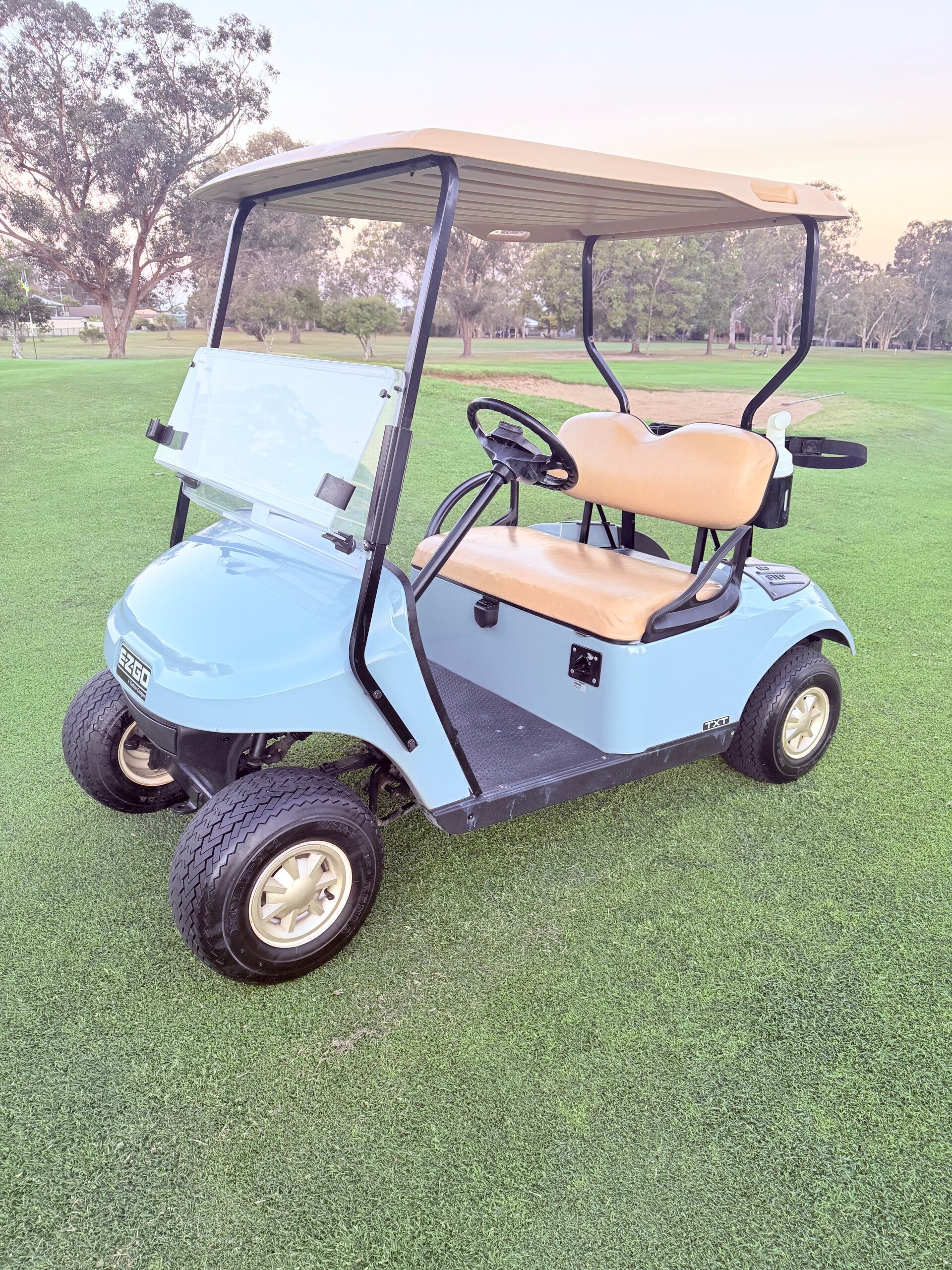 **LOW USE** 2020 EZGO TXT 48 Volt Lithium Golf Cart