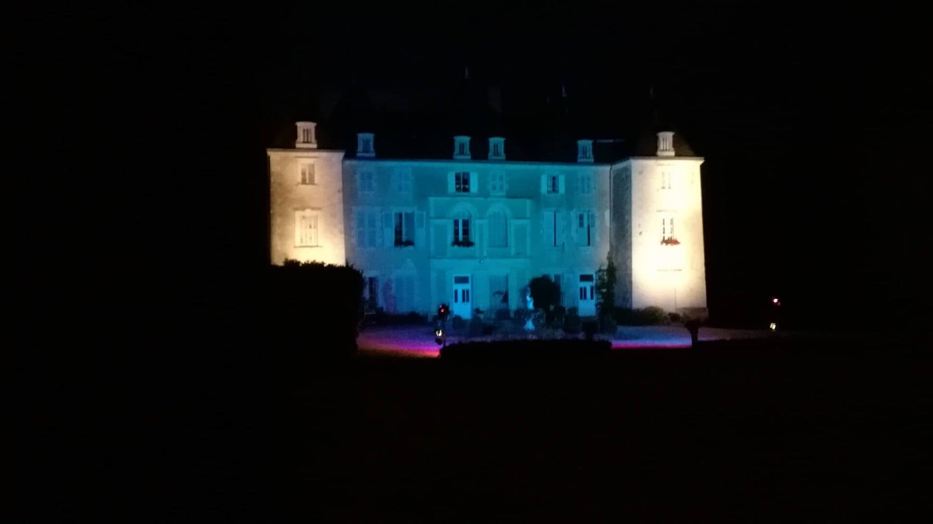 DJ-VIDEO STUDIO PLUS SON ET LUMIERE AU CHATEAU DE PIOLANT