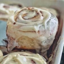 Cinnamon Rolls x12
