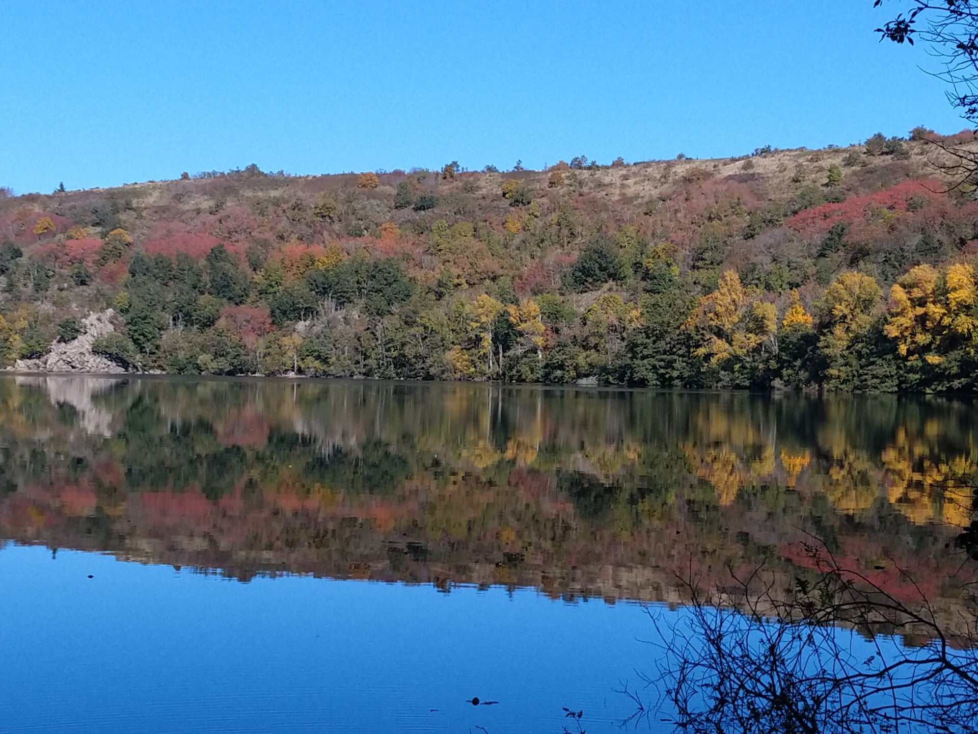 Herfstkleuren wandelen Auvergne, Puy de Dôme Gite La Petite Chouette Moureuille