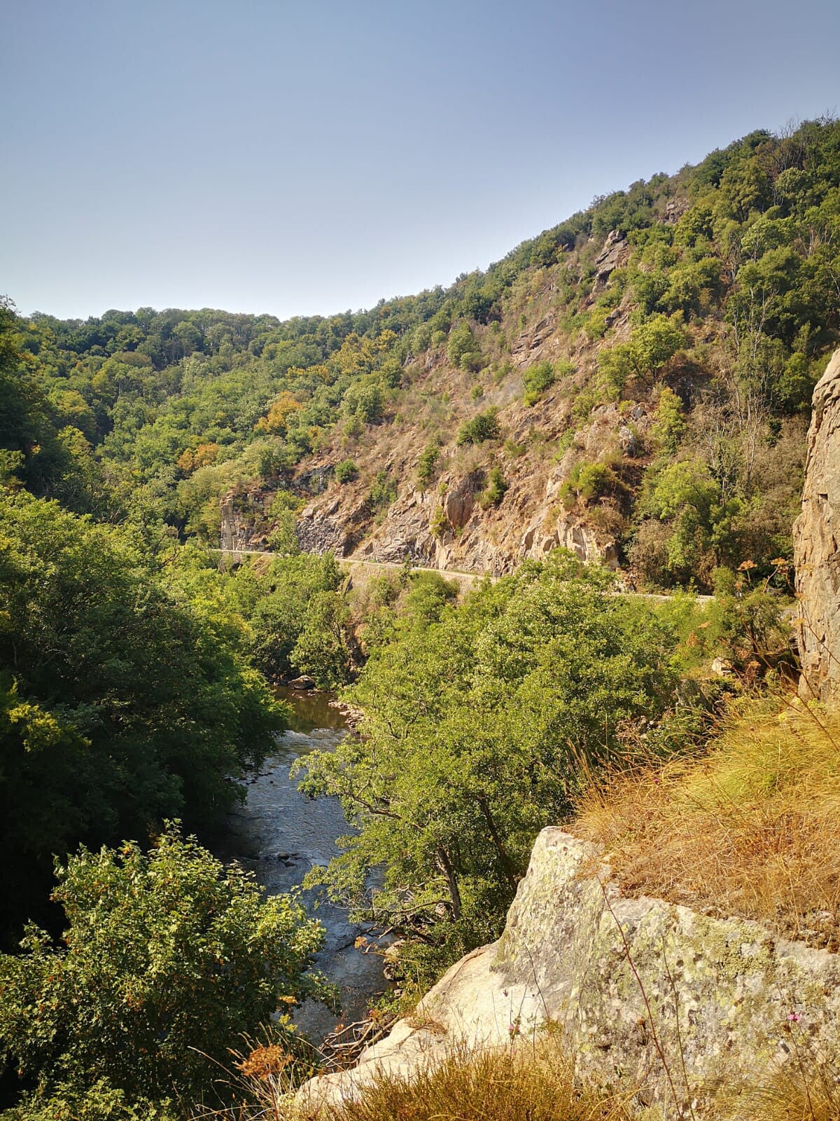 Wandelen bij de Kloven van rivier de Sioule