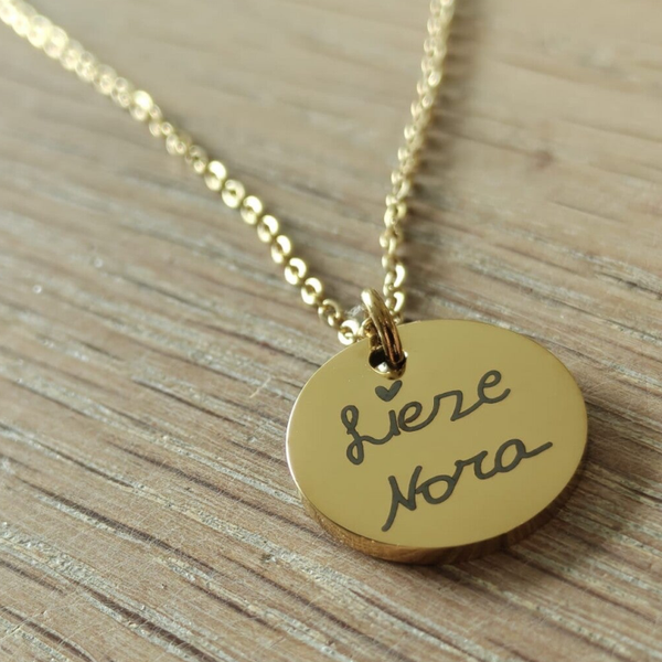 Ketting rond naam zelf geschreven