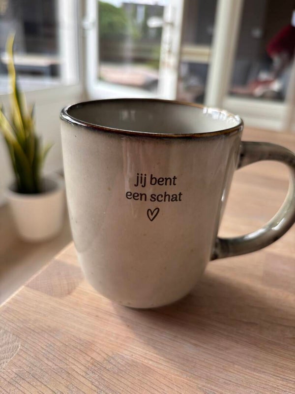 Koffiemok grijs beige groen groot met oor - eigen tekst