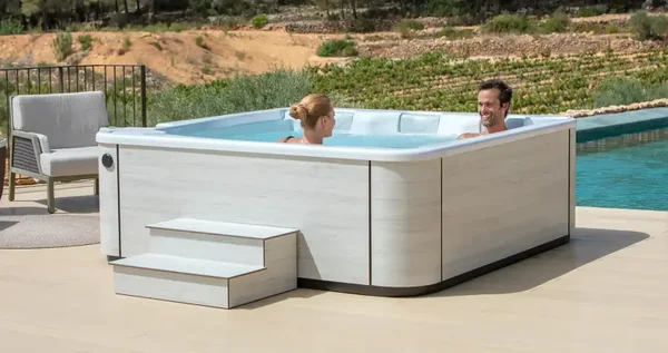 AQUALIFE LINE: TOUCH 5 5 positions 216 x 216 x 74 cm 56 jets