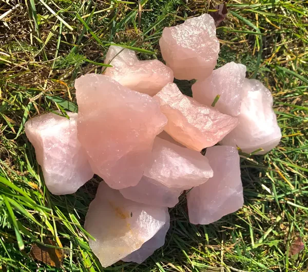Rosenkvarts rå ca 10gr