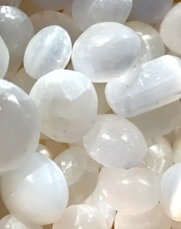 Selenitt  Fasettslipt