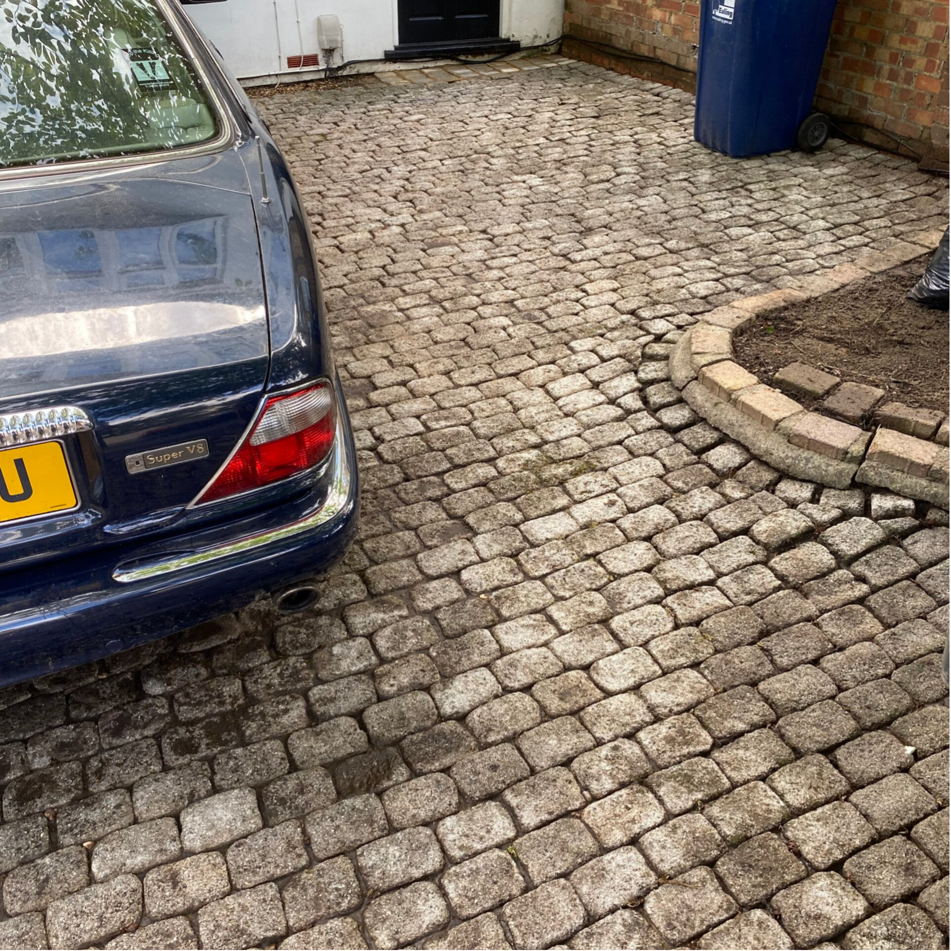 weeded and jet washed driveway in london w5