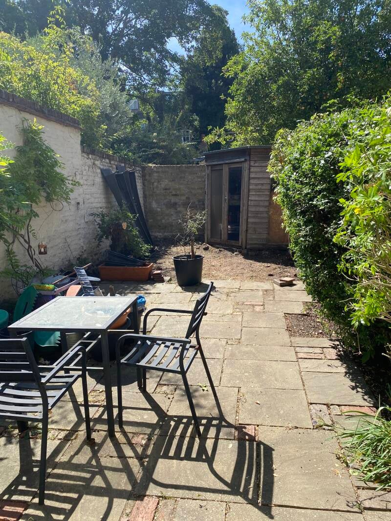 pic show garden in london w11 after tidy up