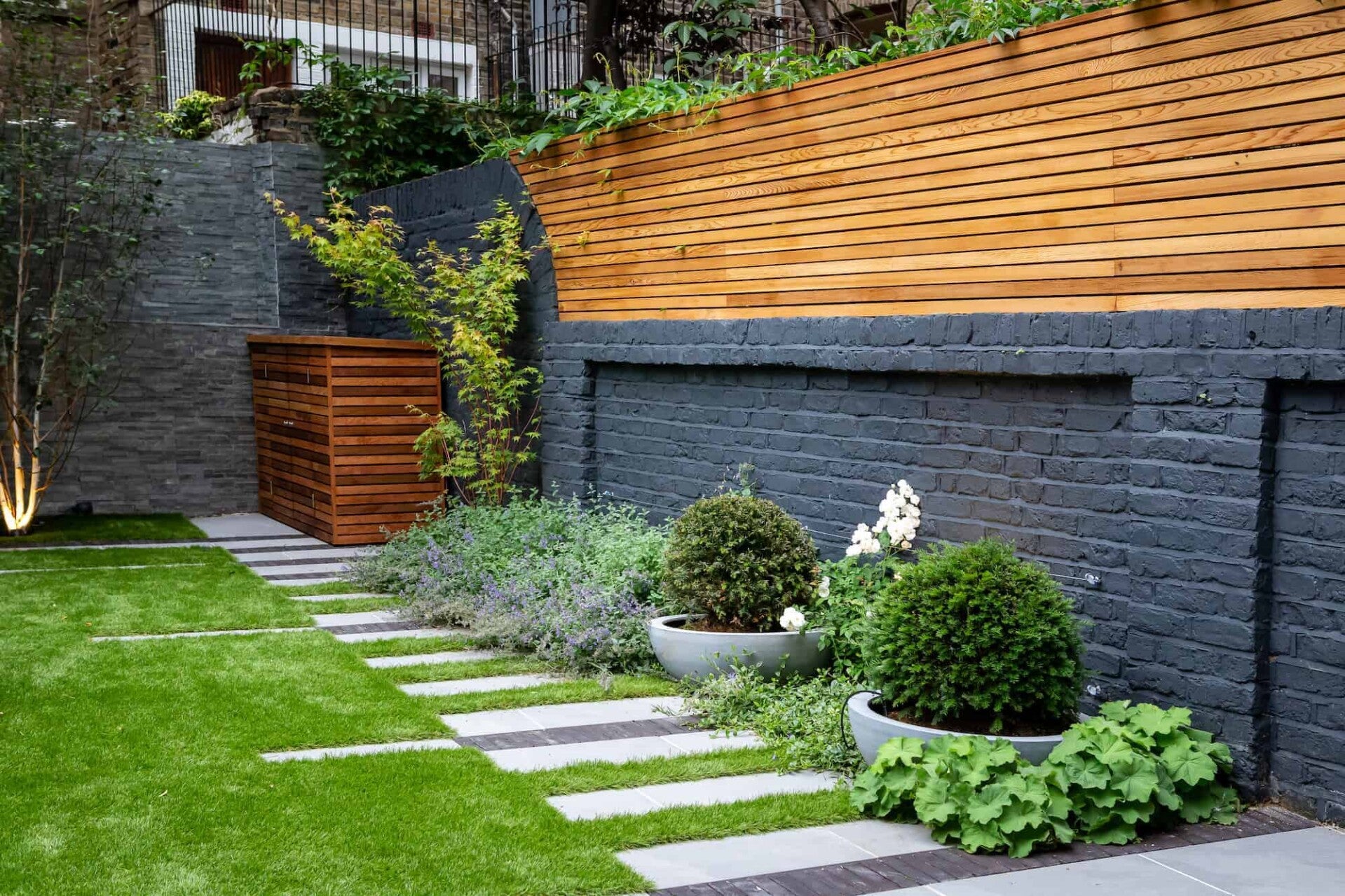 varnishing fences in west london