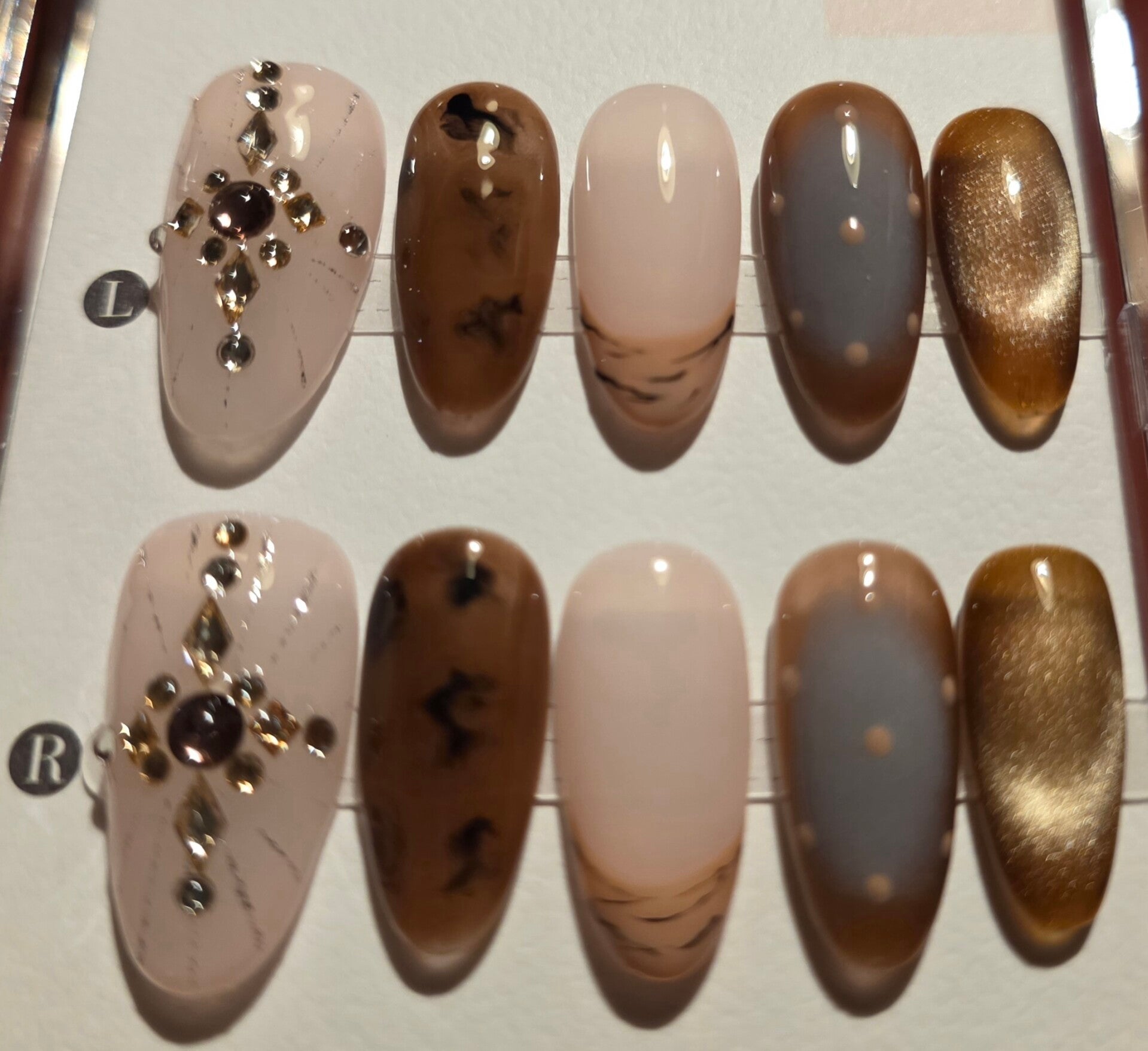 Premium press-on nail almond shape taupe / nude