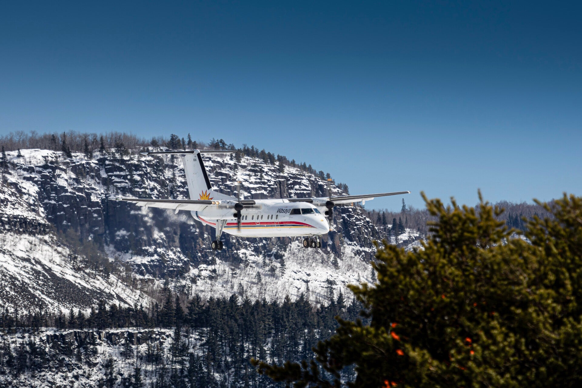 Wasaya Dash 8-100 C-GOKN