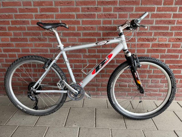 Batavus B1 MTB – 27 versnellingen – Framehoogte 48 cm