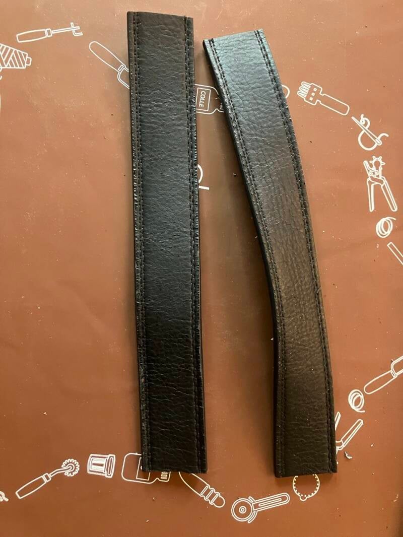 Bandes de cuir récupérées dans une ancienne ceinture pour réaliser deux strops