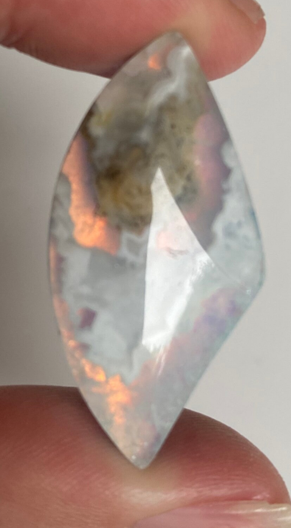 Plume Aurora Doublet Cabochon.