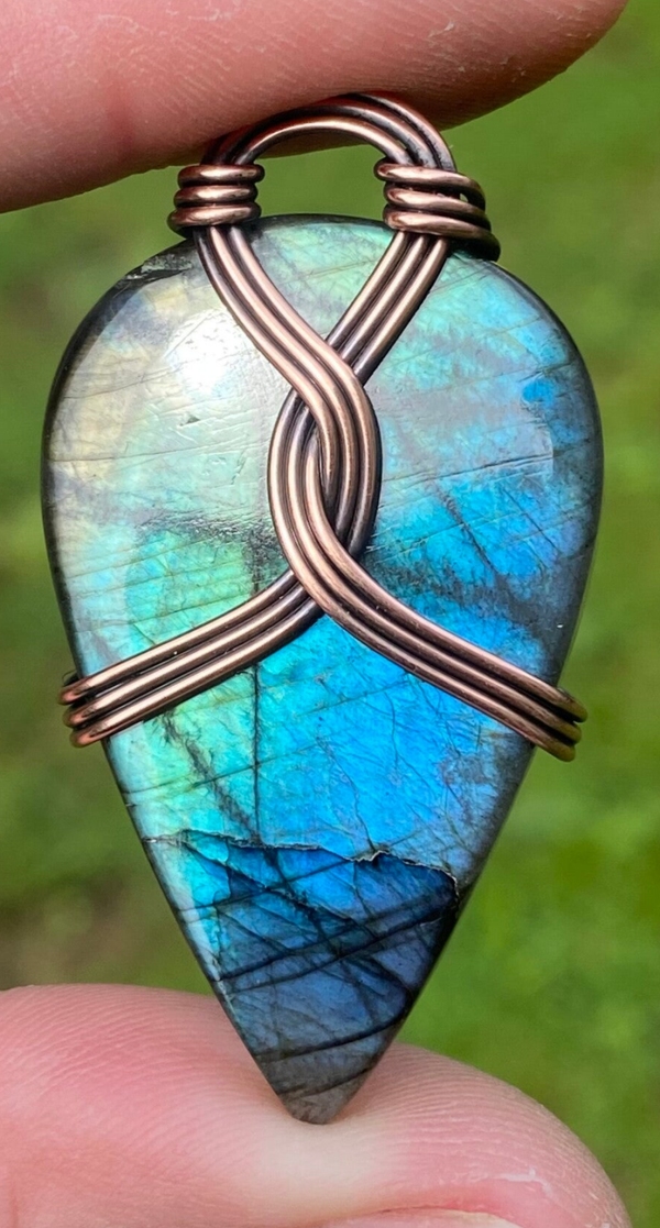 Labradorite Celtic Flow Pendant.