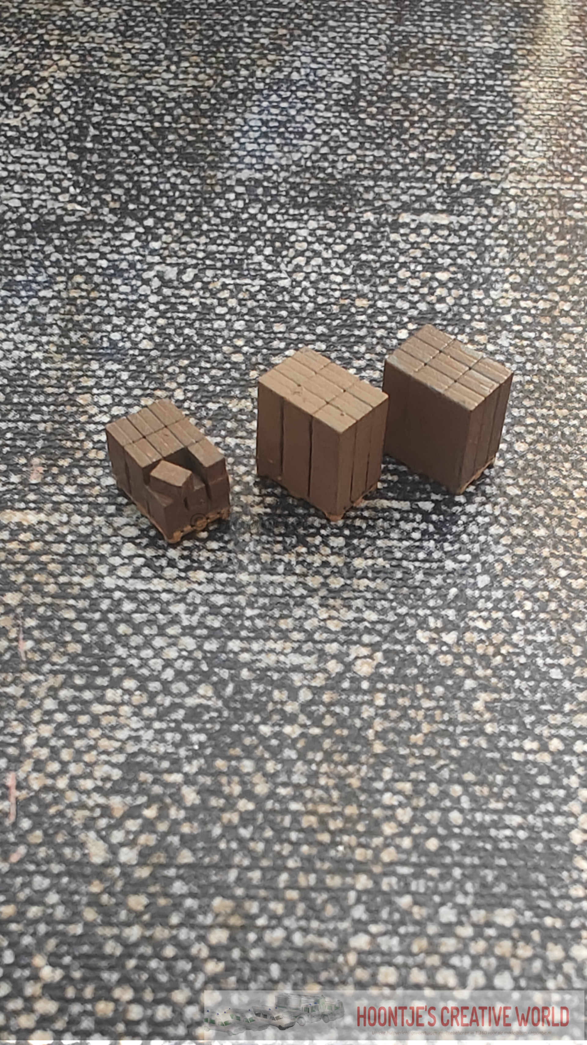 Laadgoed 1:160 - Set van 3 pallets met kartonnen dozen