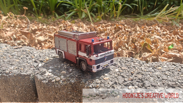 H0 - 1:87 Volvo FL6.14 - Brandweer Hulpverleningsvoertuig met kraan Bouwpakket