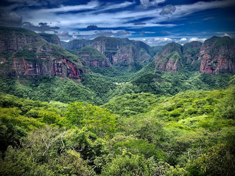 stunning view of Amboró national park and Refugio Los Volcanes lodge
