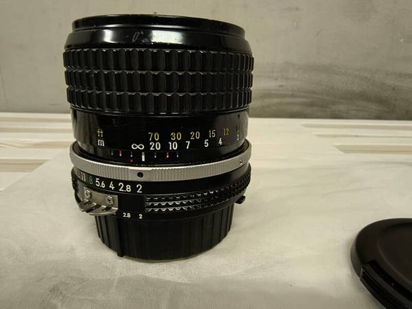 Nikkor 85mm F2 objektiivi-käytetty