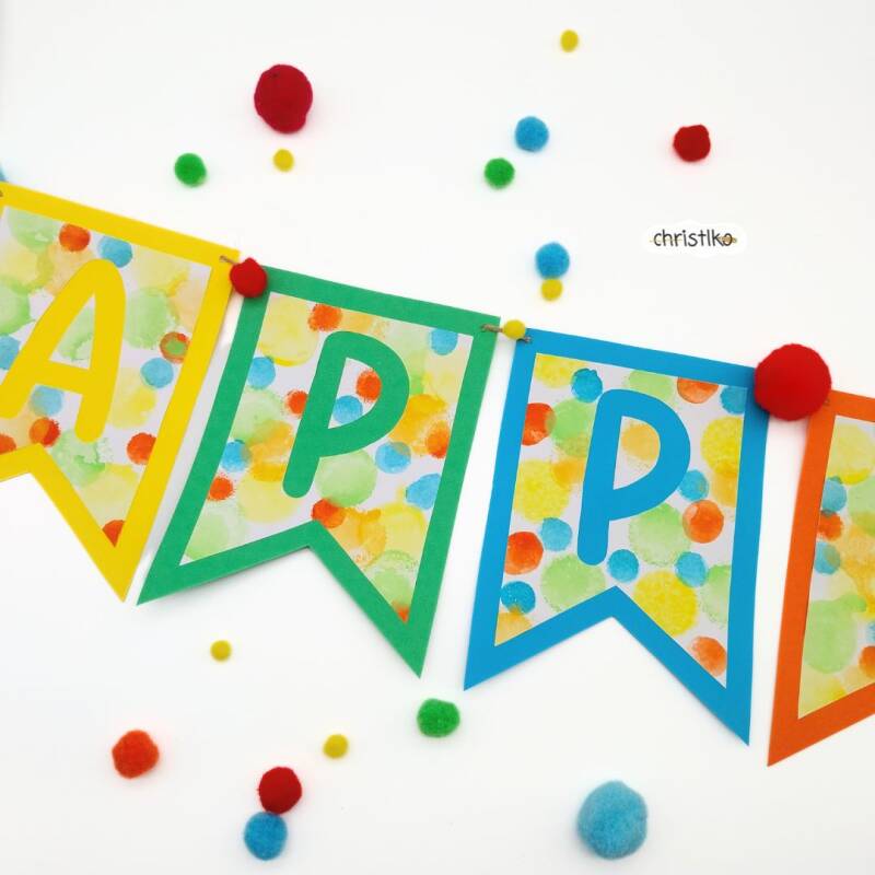 Geburstagsgirlande Kindergeburstag Girlande selber gestalten basteln mit Kindern bunt Vorlage Wimpelkette Geburtstag DIY Christlko Geburstagsdeko Partydeko Bastelidee nachhaltig papier