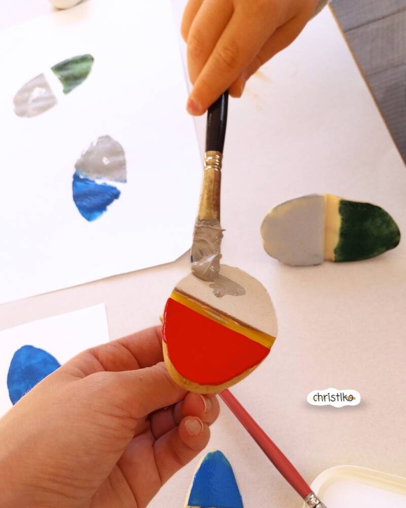 Wichtelpapier, Geschenkpapier drucken mit Kartoffeldruck, Geschenkspapier selber basteln für Weihnachten, Geschenke, Weihnachtsgeschenke einpacken, DIY, christlko, Basteln mit Kindern, Weihnachten, Weihnachtsbastelei, Wichtel, Basteln mit Kleinkindern