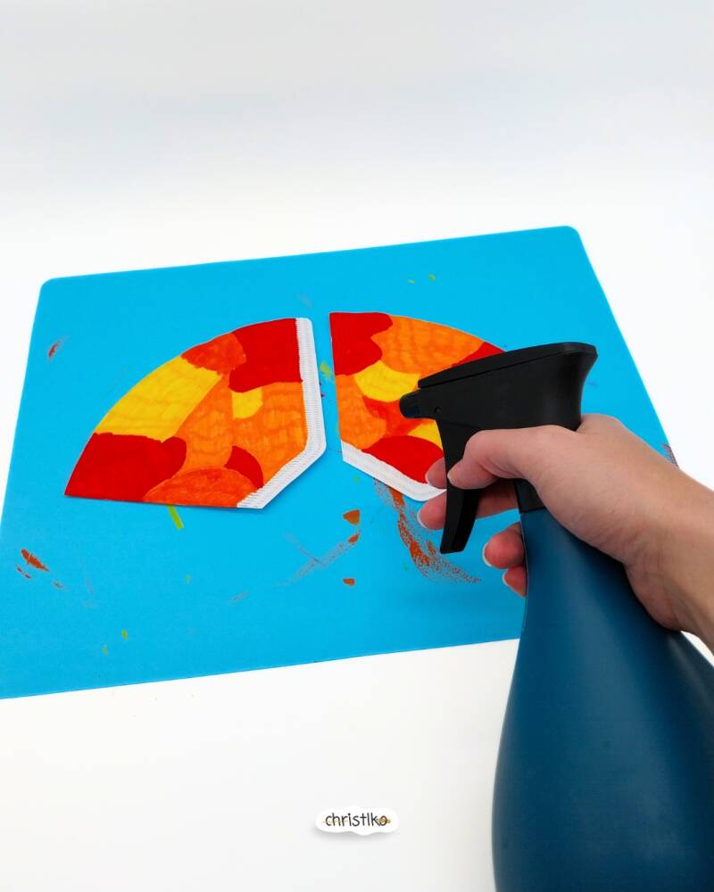 Kürbis Girlande basteln im Herbst aus Kaffeefiltern, christlko, bastelidee für den Herbst, DIY, kreativer Herbst, einfache und schnelle Bastelidee für Kinder, beschäftigen