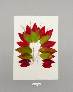 Igel basteln mit Kindern aus bunten Herbstblättern, Herbstbastelei, einfache und schnelle Bastelidee für den Herbst, Herbstidee, christlko, Blätter sammeln, Kastanie, Igelchen, Karte, leere Klorolle, Klopapierrolle, DIY, Naturmaterial, Upcyclingidee, DIY