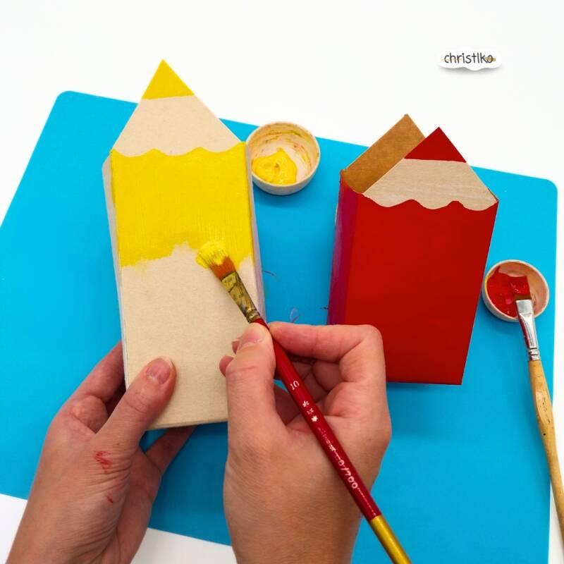 Überraschungs -  Stift zum Schulanfang, Schulstart, Schulbeginn, Einschulung, schnelle und einfache Bastelidee, Geschenksidee für Kinder Schulkind, Christlko, Christine Kohl, Stift, Buntstift basteln, DIY, Tetrapack, Upcycling, nachhaltig, erster Schultag