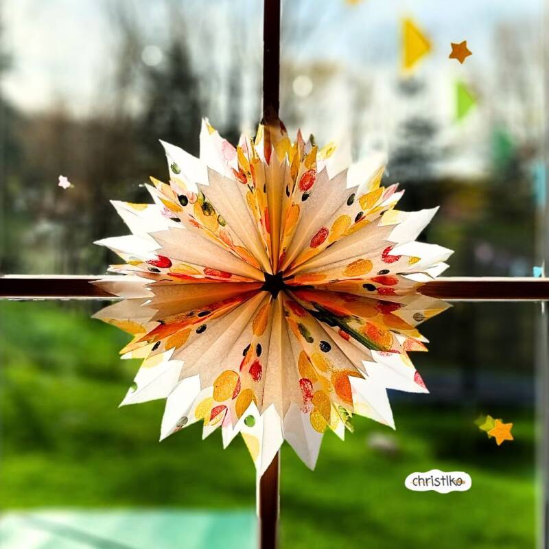 riesiger papierstern, bastelidee für weihnachten, DIY mit kindern, christlko, christine kohl