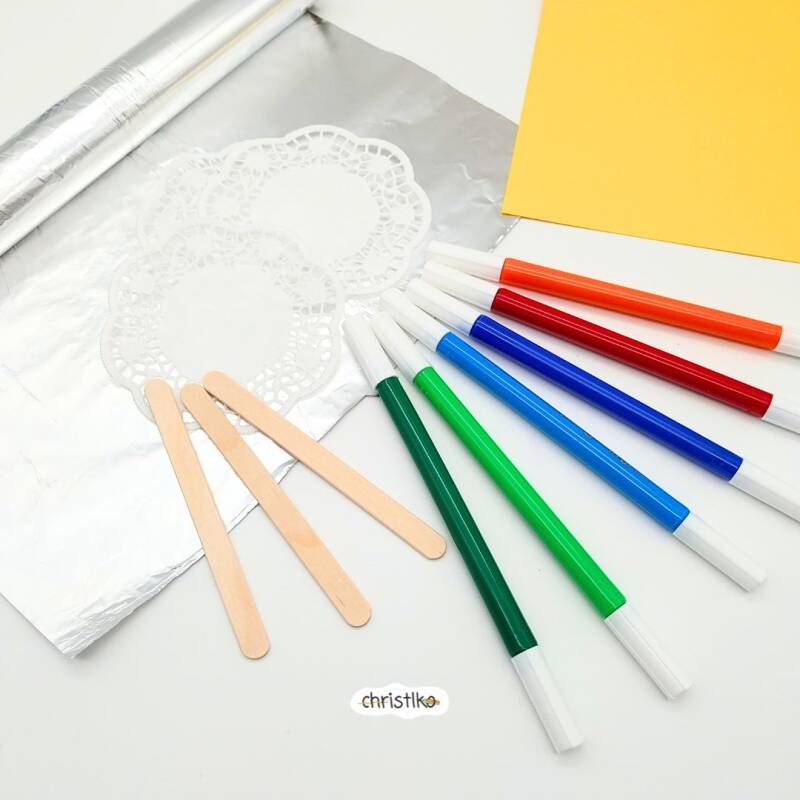 Hl. Drei Könige Dreikönigstag Weihnachten Basteln mit Kindern für Christlko Eisstiele Tortenspitzen Caspar Melchior und Balthasar Sternsinger kleinkind erzieher Kindergaraten schule Krippe hort Kinderbeschäftigung bunt kreativ Bastelideen nachhaltig