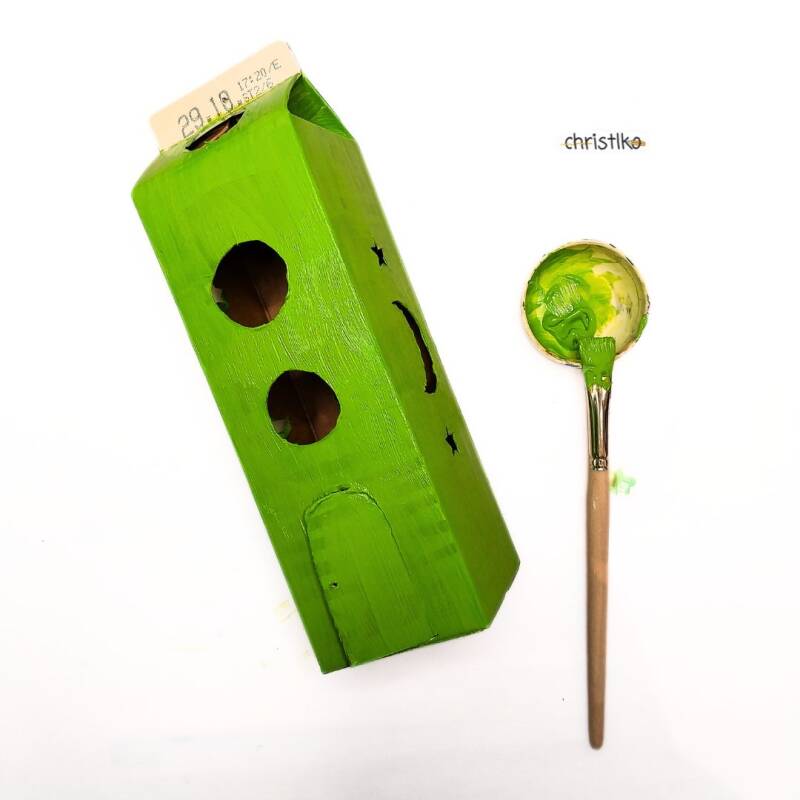 Laterne waldhäuschen waldzauber wald rinde moos milchkarton leerer milchtüte saftpackung upcycling diy christlko selber basteln kreativ kind kinder kindergarten schule hort erzieherin lehrerin werken lichterkette leuchten mit wichtel wichtelhaus  martinsf