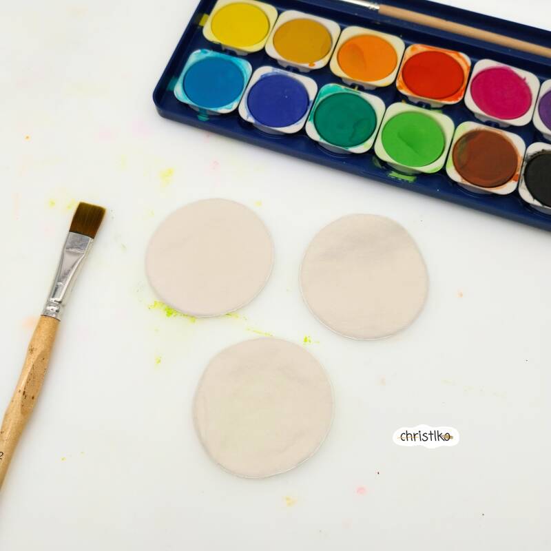 Wattepadvögel Vogel Vögel basteln mit kindern Christlko Kleinkind Kleinkindbeschäftigung Kinderkunst Frühling Naturmaterial Natur DIY wattepad wasserfarben bunt kreativ  schule grundschule kita hort in volksschule federn alle vögel sind schon da spaß 